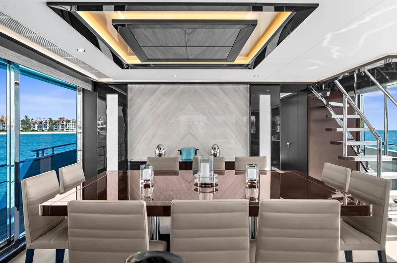 Slide: The Image of Ocean Alexander 32 L 2024 - 38