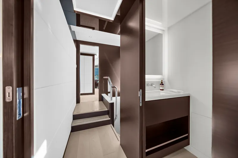 Slide: The Image of Ocean Alexander 32 L 2024 - 45