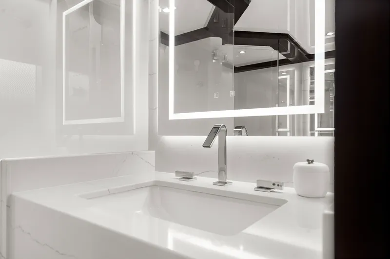 Slide: The Image of Ocean Alexander 32 L 2024 - 56