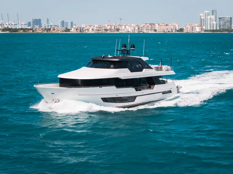 Slide: The Image of Ocean Alexander 32 L 2024 - 6