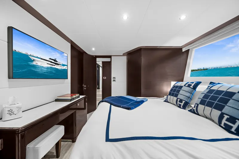 Slide: The Image of Ocean Alexander 32 L 2024 - 62