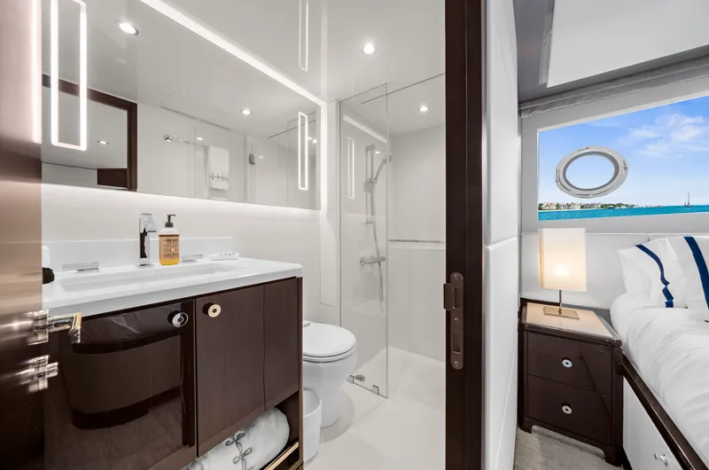 Slide: The Image of Ocean Alexander 32 L 2024 - 67