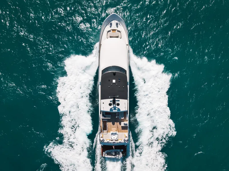 Slide: The Image of Ocean Alexander 32 L 2024 - 7