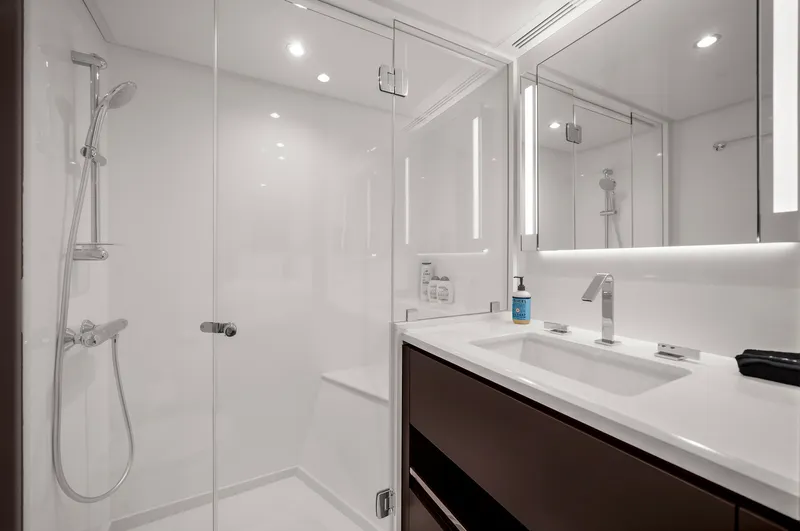 Slide: The Image of Ocean Alexander 32 L 2024 - 75