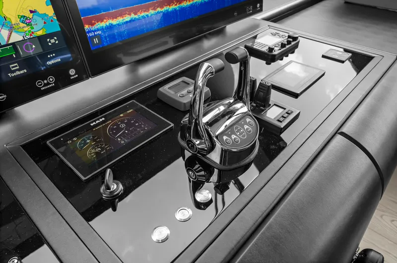 Slide: The Image of Ocean Alexander 32 L 2024 - 85