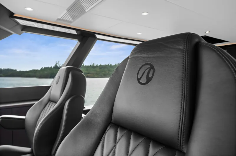 Slide: The Image of Ocean Alexander 32 L 2024 - 86