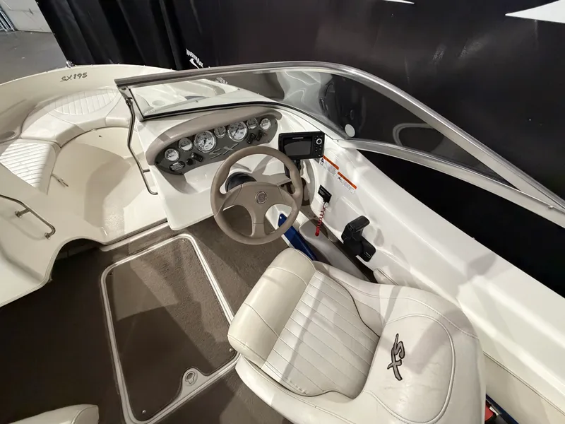 Slide: The Image of Glastron SX 195 2004 - 13