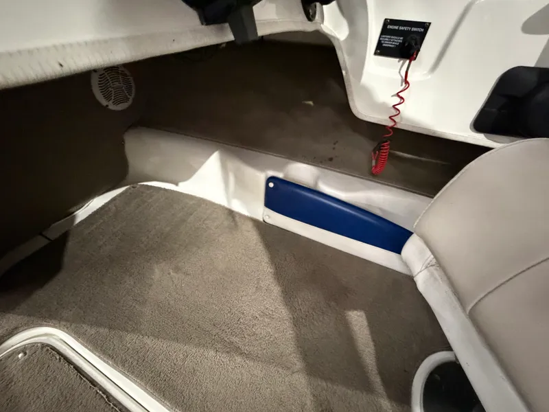 Slide: The Image of Glastron SX 195 2004 - 17