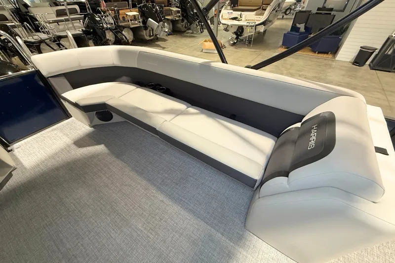 Slide: The Image of Harris Cruiser 250 2026 - 11
