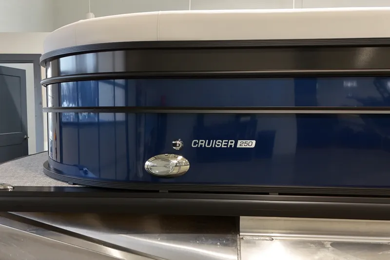 Slide: The Image of Harris Cruiser 250 2026 - 35