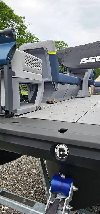 Slide: The Image of Sea-Doo Switch Cruise Limited 2025 - 15729288