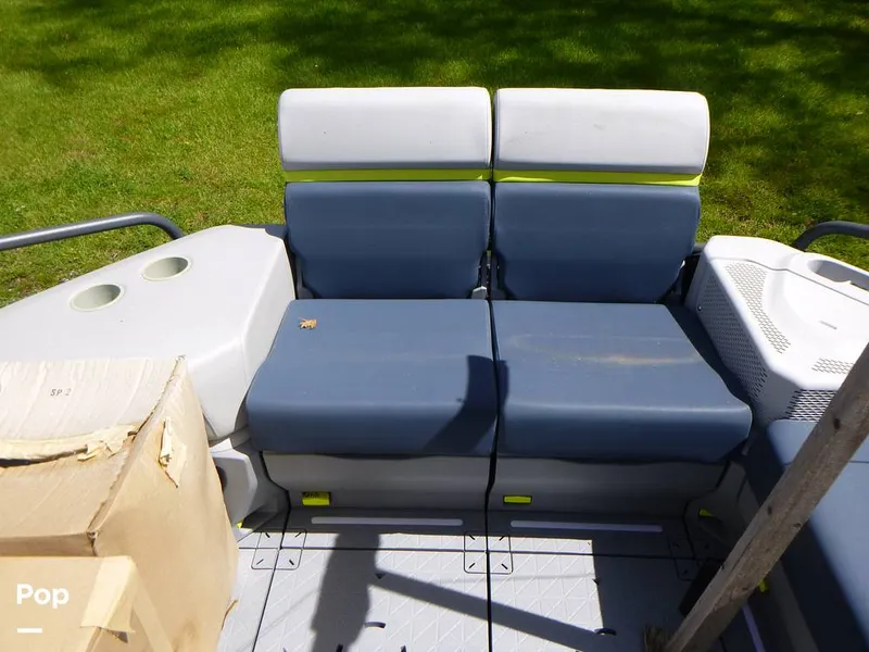 Slide: The Image of Sea-Doo Switch Cruise Limited 2025 - 16445415