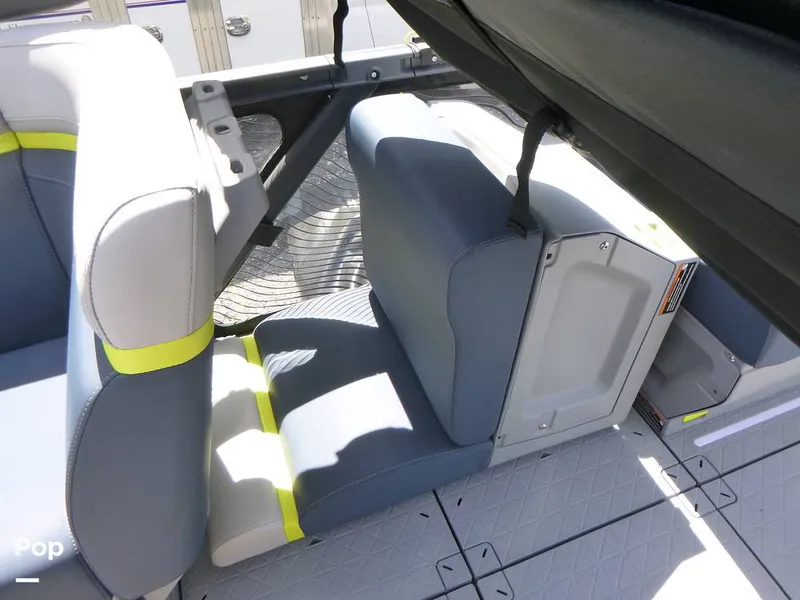 Slide: The Image of Sea-Doo Switch Cruise Limited 2025 - 16445417