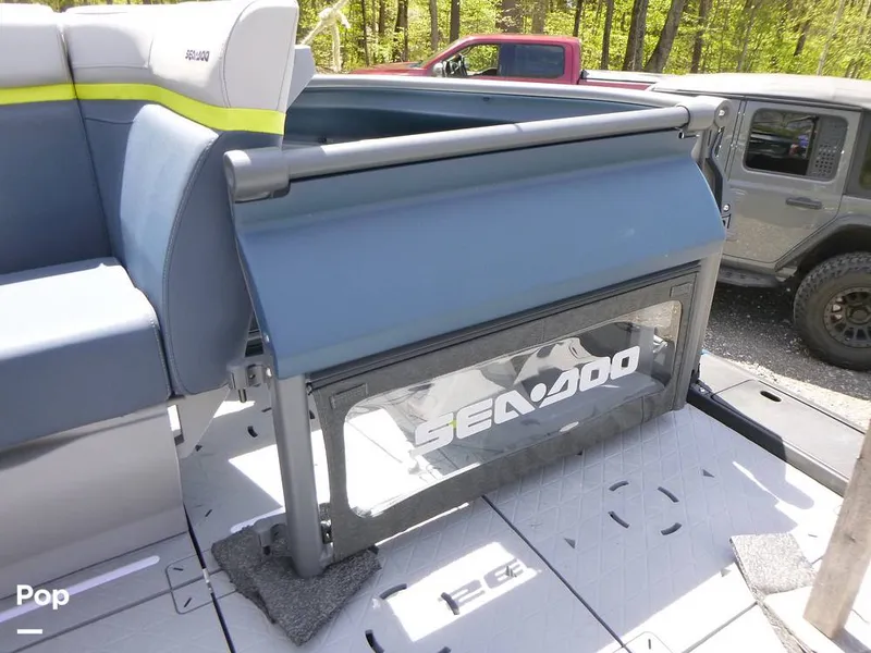 Slide: The Image of Sea-Doo Switch Cruise Limited 2025 - 16445419