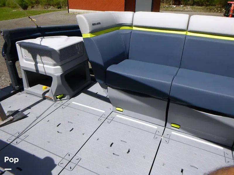 Slide: The Image of Sea-Doo Switch Cruise Limited 2025 - 16445422