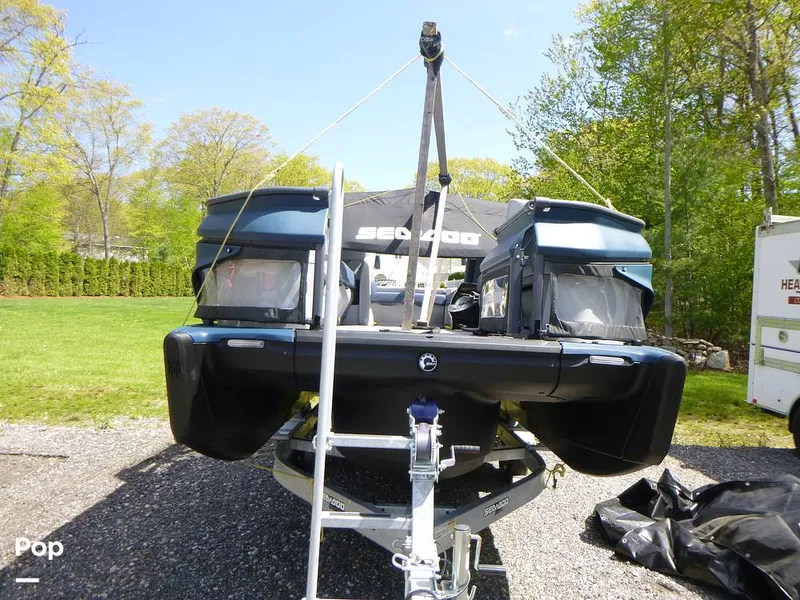 Slide: The Image of Sea-Doo Switch Cruise Limited 2025 - 16445437