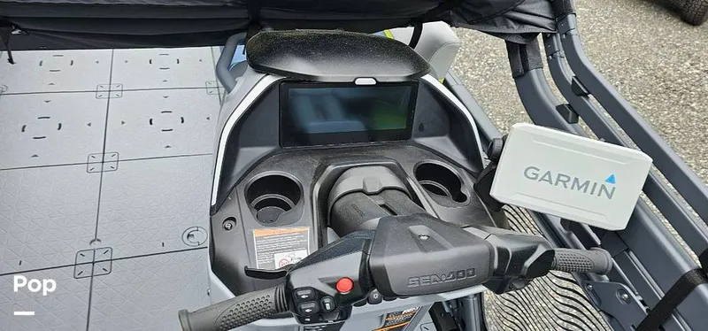 Slide: The Image of Sea-Doo Switch Cruise Limited 2025 - 15729282
