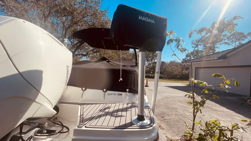 Slide: The Image of Sea Ray 230 SPX OUTBOARD 2023 - 6