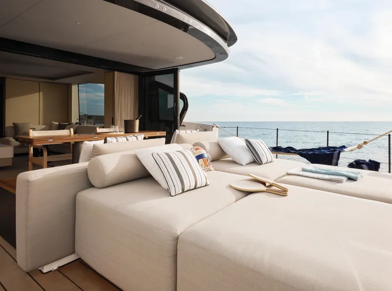 Slide: The Image of Azimut Seadeck 7 2026 - 10