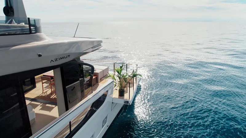 Slide: The Image of Azimut Seadeck 7 2026 - 25