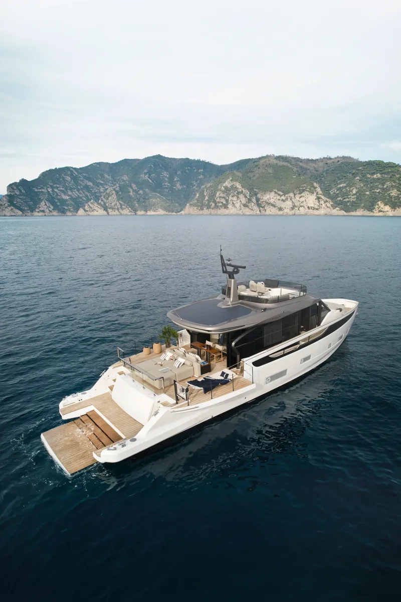 Slide: The Image of Azimut Seadeck 7 2026 - 3