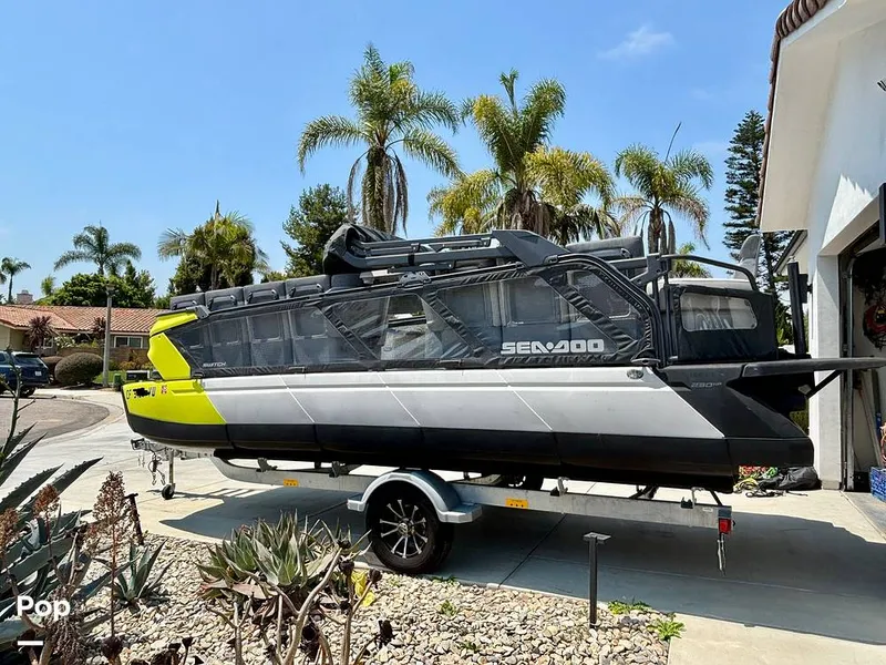 Slide: The Image of Sea-Doo 21 Switch Cruise 2023 - 15750743