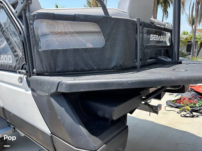 Slide: The Image of Sea-Doo 21 Switch Cruise 2023 - 15750739