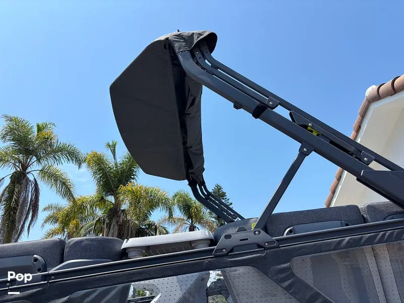 Slide: The Image of Sea-Doo 21 Switch Cruise 2023 - 15750734