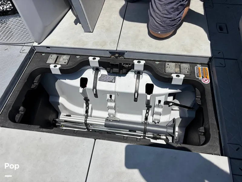 Slide: The Image of Sea-Doo 21 Switch Cruise 2023 - 15750711