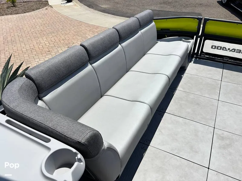 Slide: The Image of Sea-Doo 21 Switch Cruise 2023 - 15750686