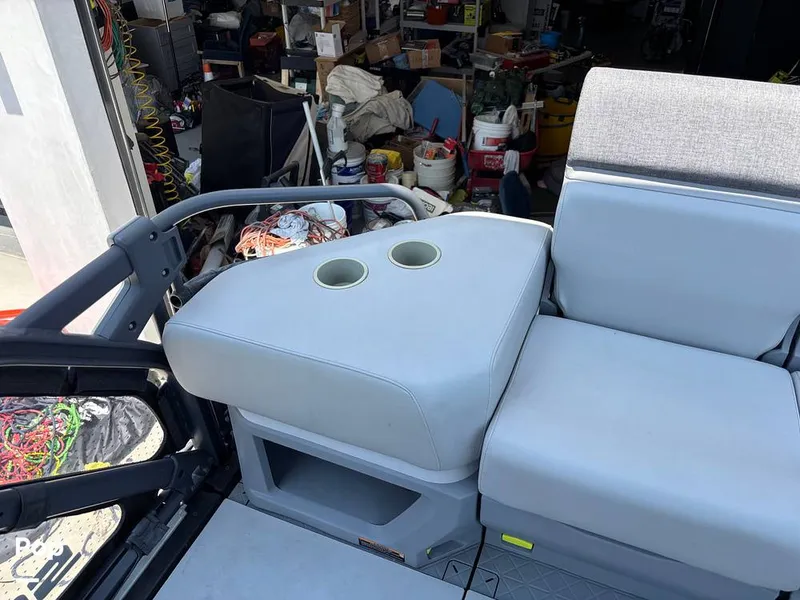 Slide: The Image of Sea-Doo 21 Switch Cruise 2023 - 15750679