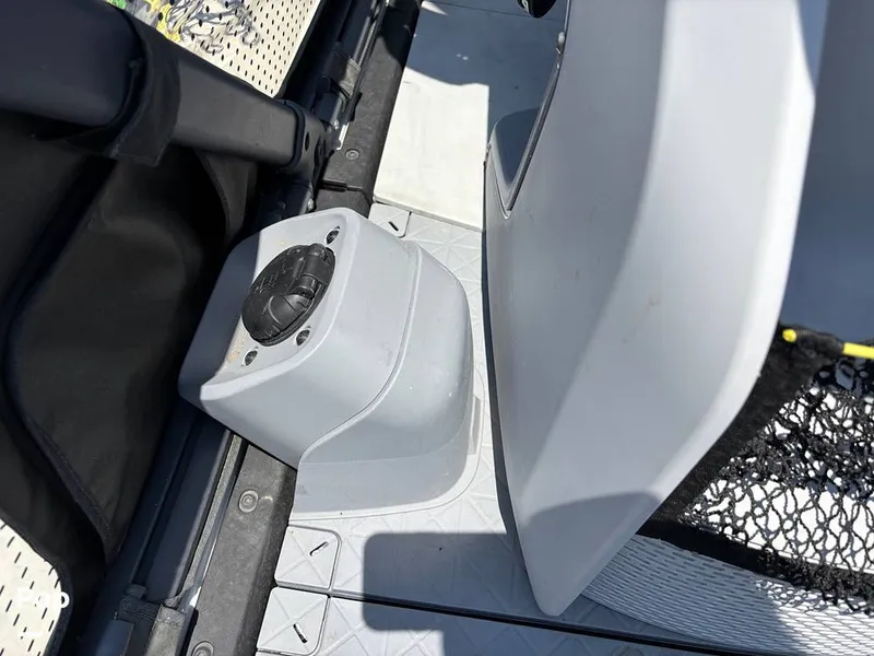 Slide: The Image of Sea-Doo 21 Switch Cruise 2023 - 15750675