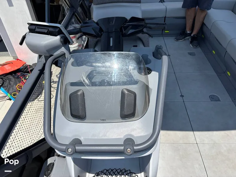 Slide: The Image of Sea-Doo 21 Switch Cruise 2023 - 15750674