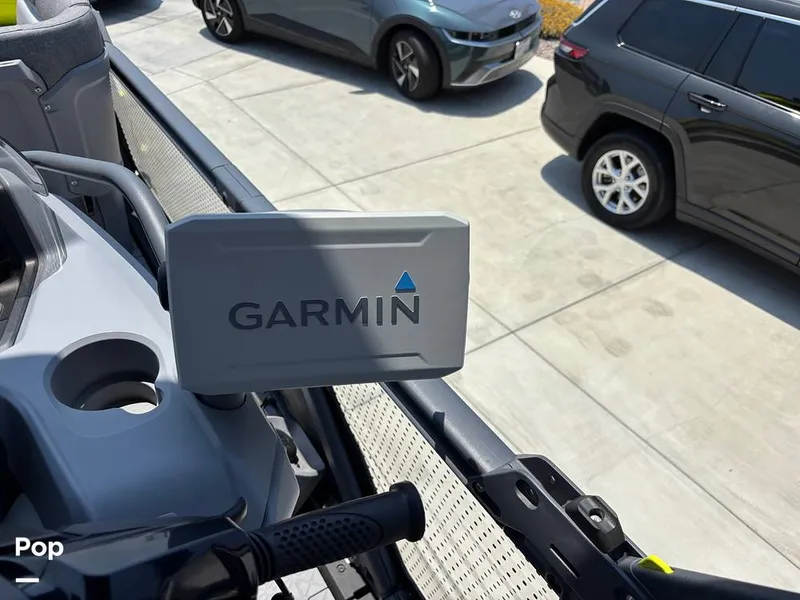 Slide: The Image of Garmin - 15750670