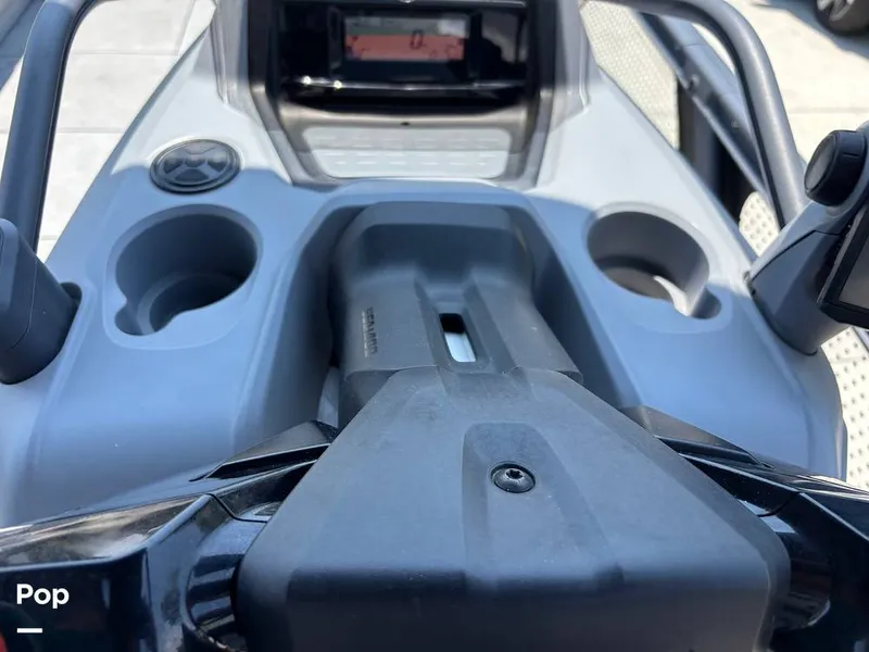 Slide: The Image of Sea-Doo 21 Switch Cruise 2023 - 15750666