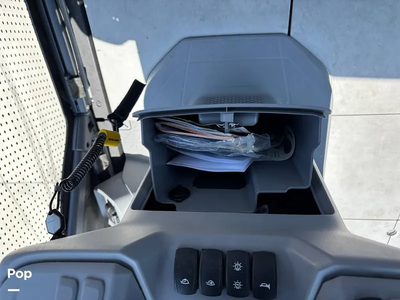 Slide: The Image of Sea-Doo 21 Switch Cruise 2023 - 15750662