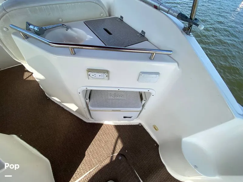 Slide: The Image of Rinker 270 Express 2006 - 15771924