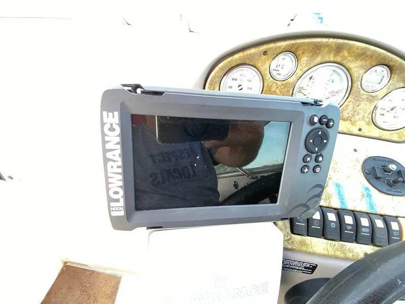 Slide: The Image of Rinker 270 Express 2006 - 15771933