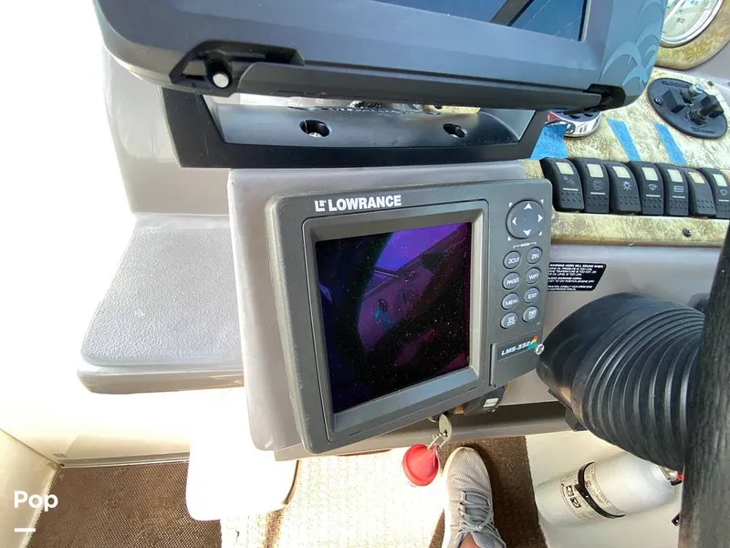 Slide: The Image of Rinker 270 Express 2006 - 15771935