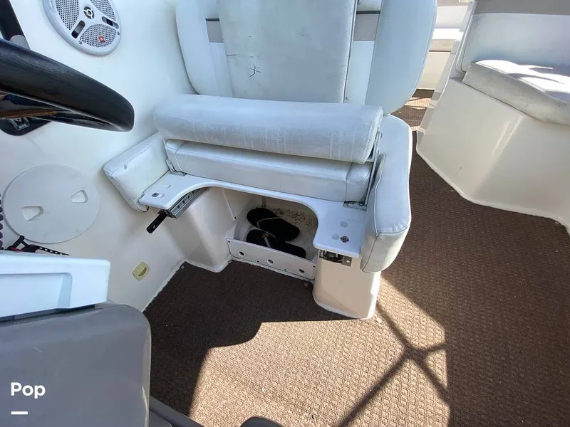 Slide: The Image of Rinker 270 Express 2006 - 15771972