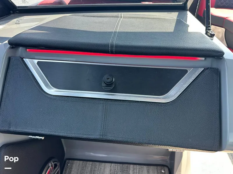 Slide: The Image of Godfrey AquaPatio 255 SBW 2025 - 15824813