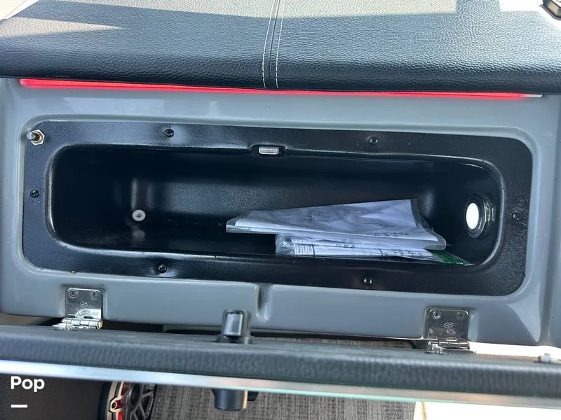 Slide: The Image of Godfrey AquaPatio 255 SBW 2025 - 15824814