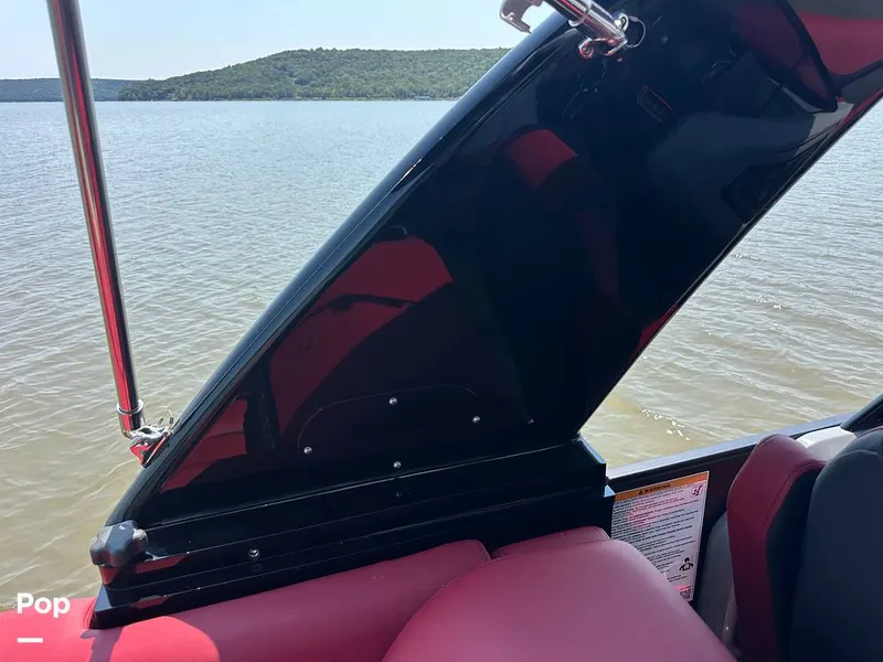 Slide: The Image of Godfrey AquaPatio 255 SBW 2025 - 15824819