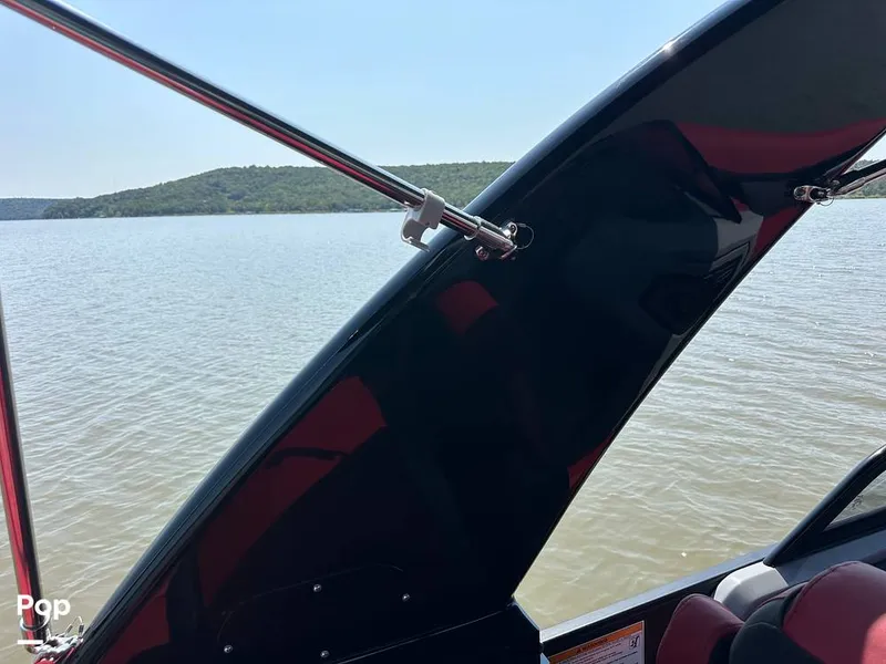 Slide: The Image of Godfrey AquaPatio 255 SBW 2025 - 15824820