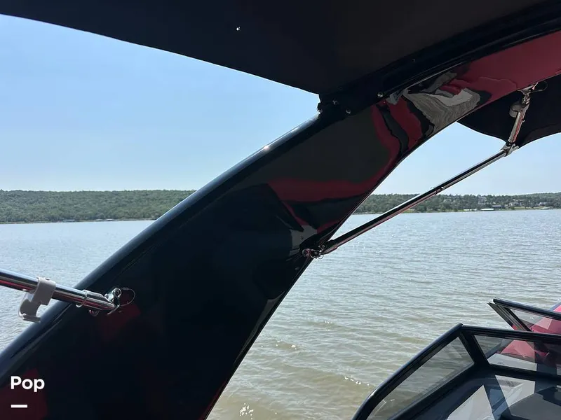 Slide: The Image of Godfrey AquaPatio 255 SBW 2025 - 15824821