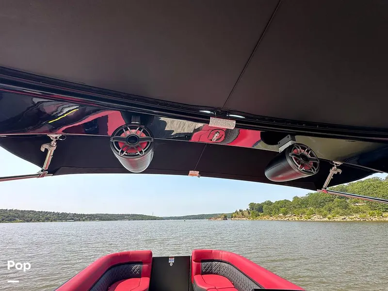 Slide: The Image of Godfrey AquaPatio 255 SBW 2025 - 15824830