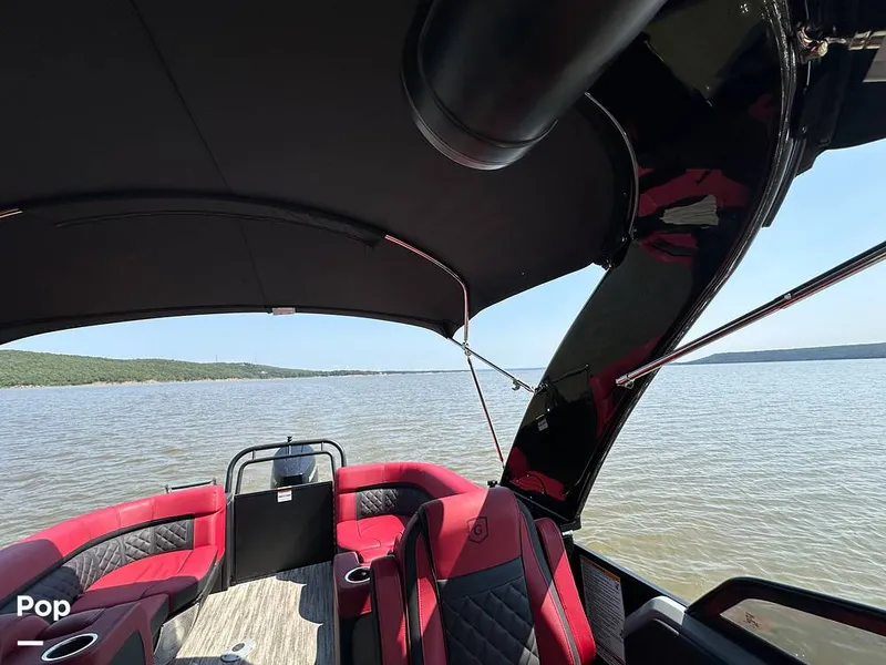 Slide: The Image of Godfrey AquaPatio 255 SBW 2025 - 15824831