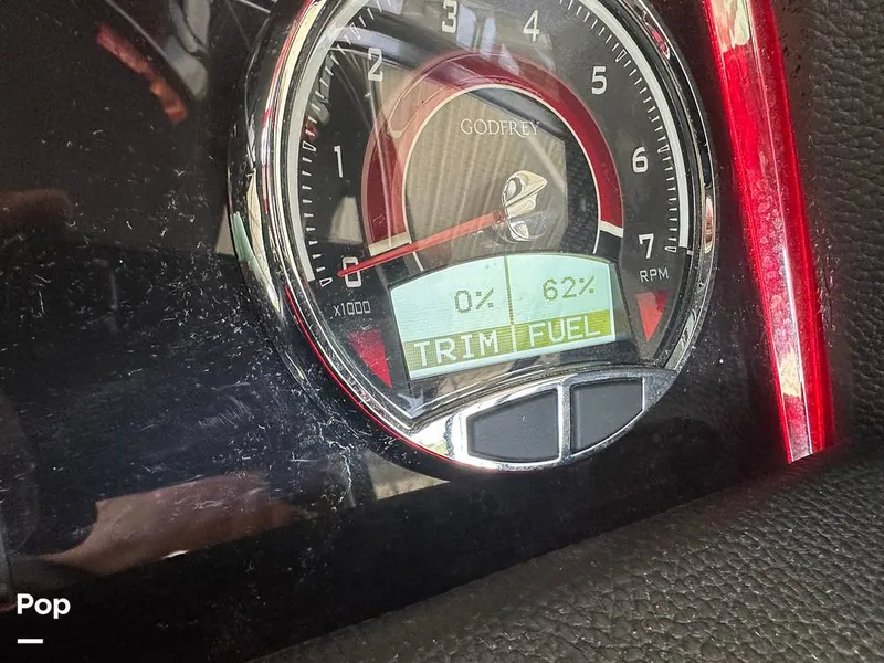 Slide: The Image of Godfrey AquaPatio 255 SBW 2025 - 15824720