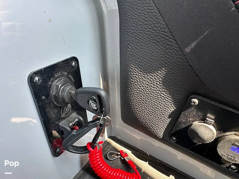 Slide: The Image of Godfrey AquaPatio 255 SBW 2025 - 15824838