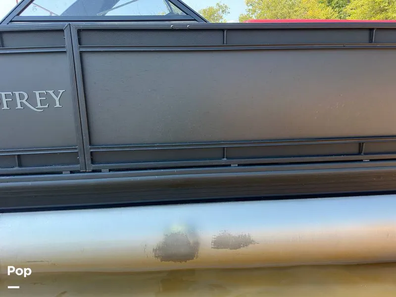 Slide: The Image of Godfrey AquaPatio 255 SBW 2025 - 15824844